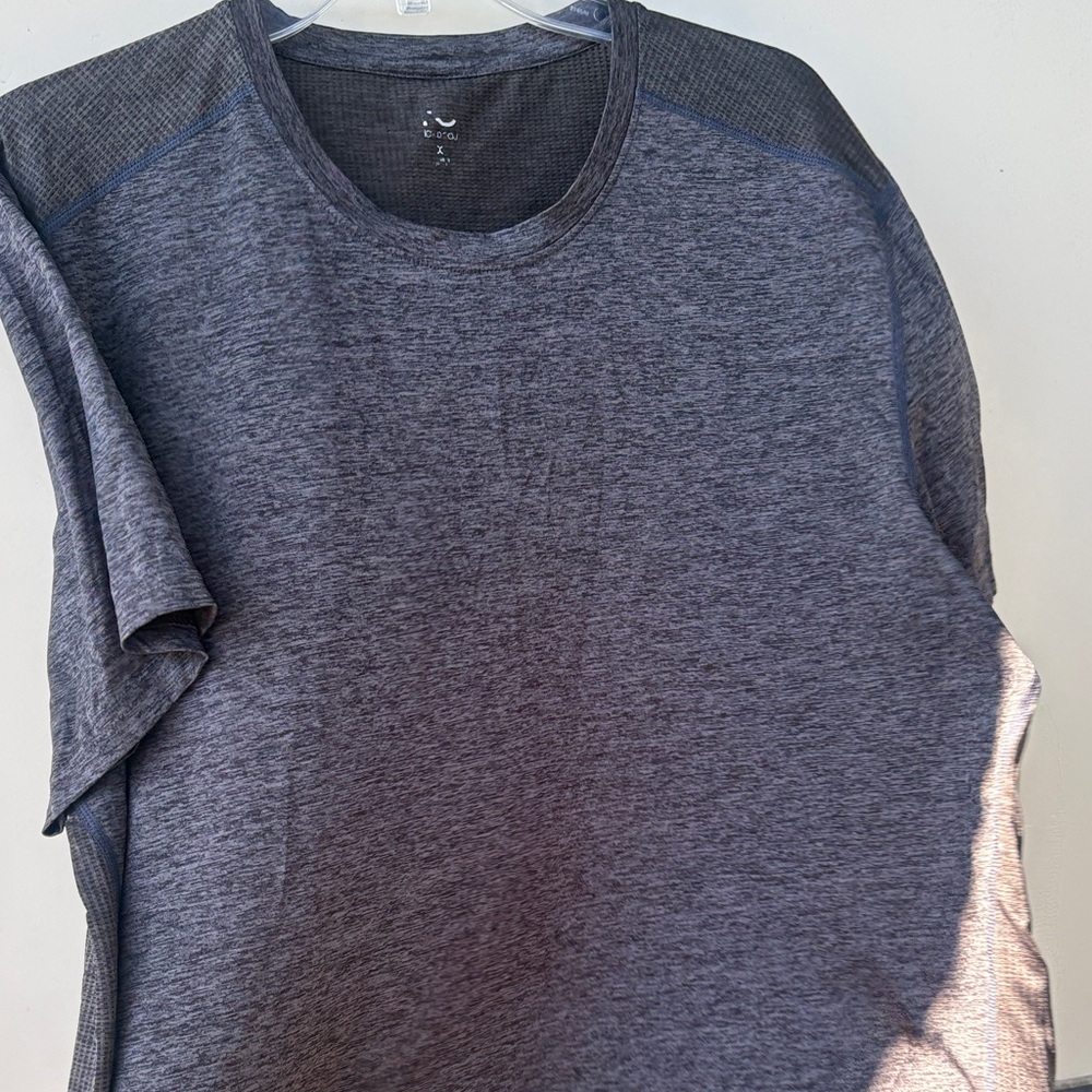 Men's Gray Athletic Shirt